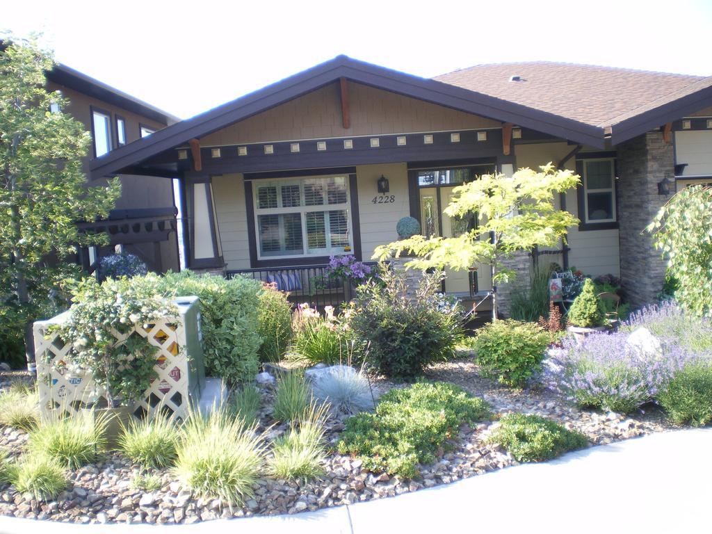 Turtle Mountain Inn Vernon Exterior photo