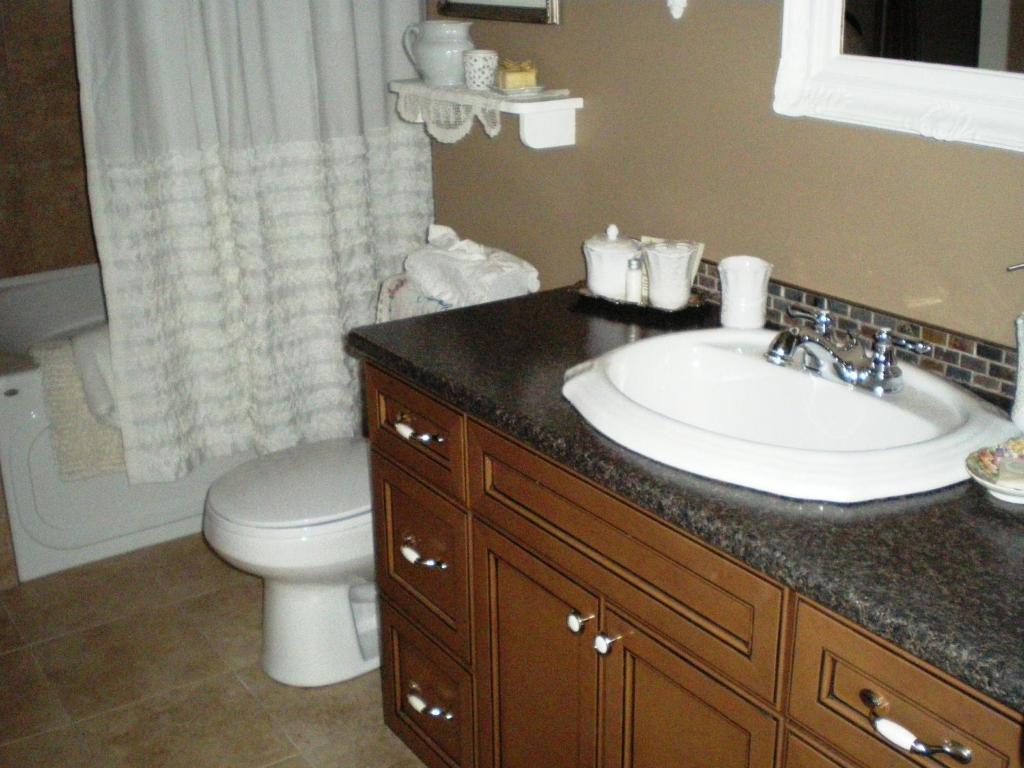 Turtle Mountain Inn Vernon Room photo